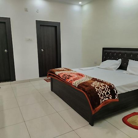 Hotel Dev International Khalilabad Экстерьер фото